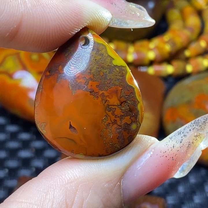 玛瑙/玉髓颈饰未镶嵌