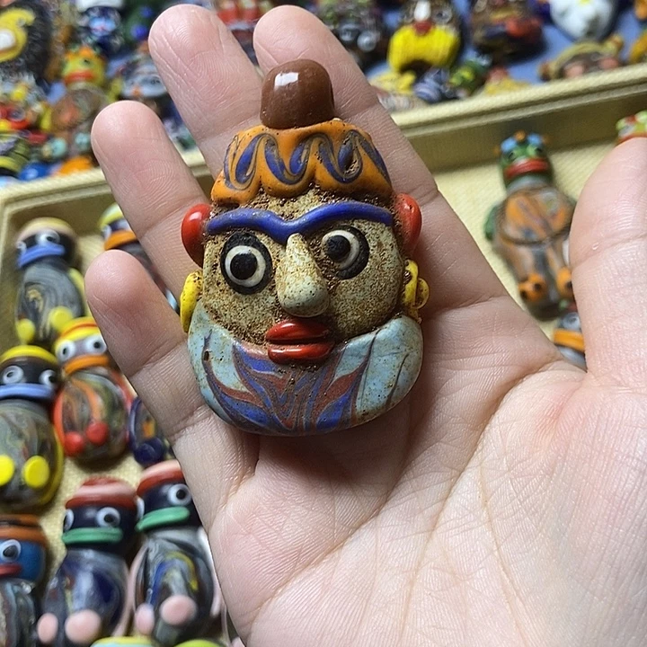 颈饰琉璃凤尾娃一个058