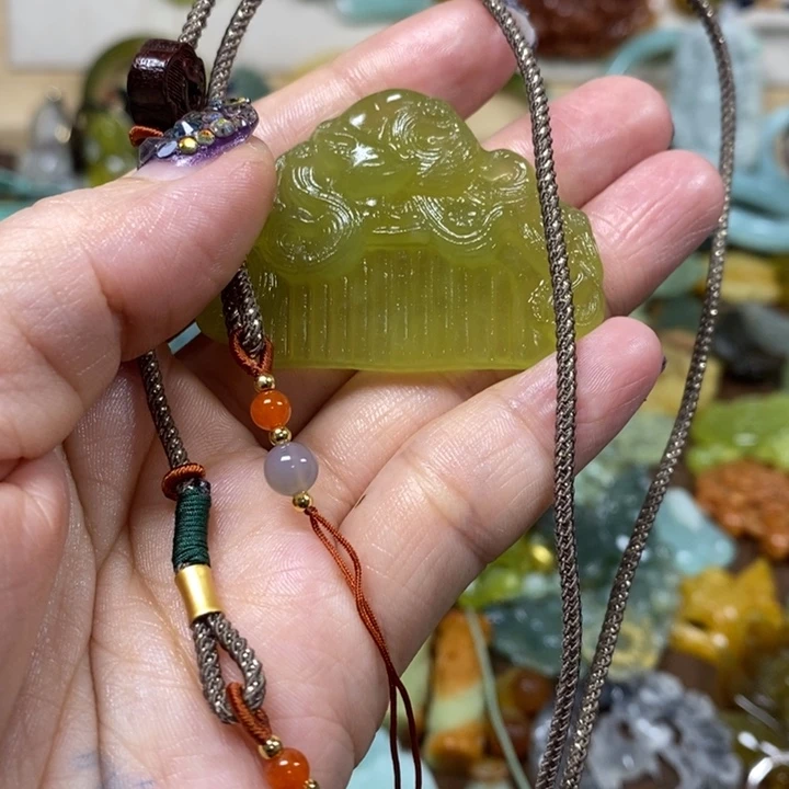 蛇纹石玉吊坠未镶嵌@****^