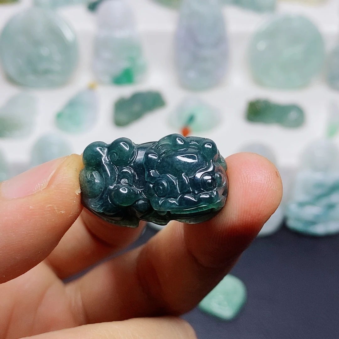 翡翠未镶嵌颈饰吊坠