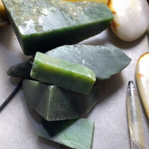 未镶嵌和田玉（糖玉）挂件