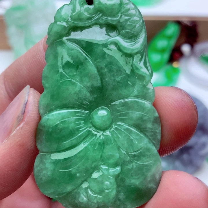 吊坠(不含链)未镶嵌翡翠