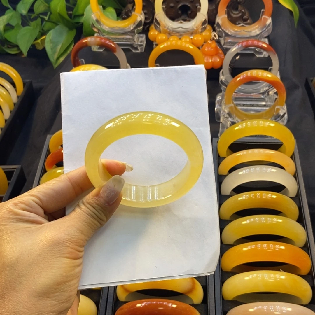 叮***当石英质玉（黄龙玉）未镶嵌手镯阳阳
