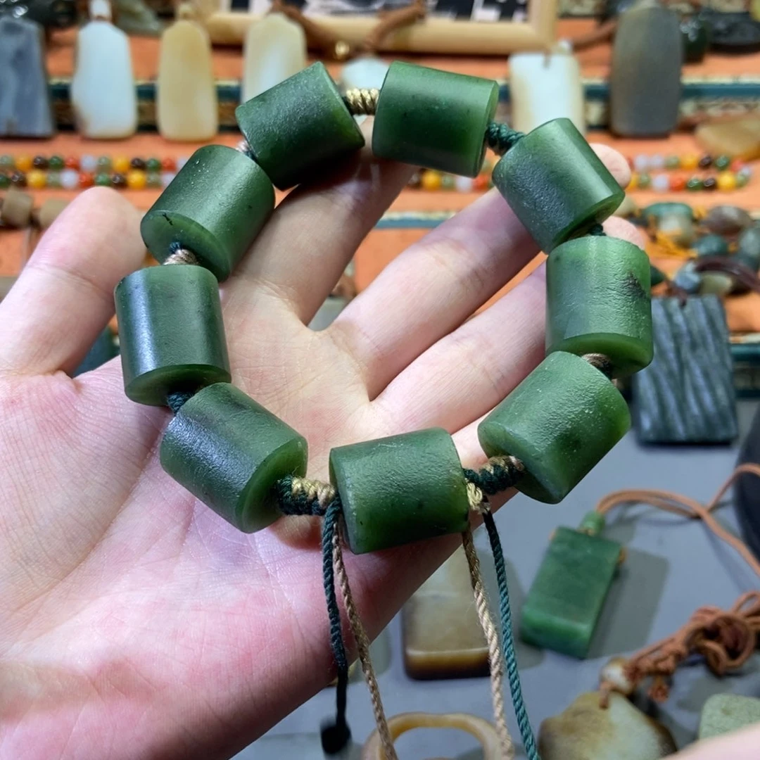 和田玉颈饰未镶嵌西***人