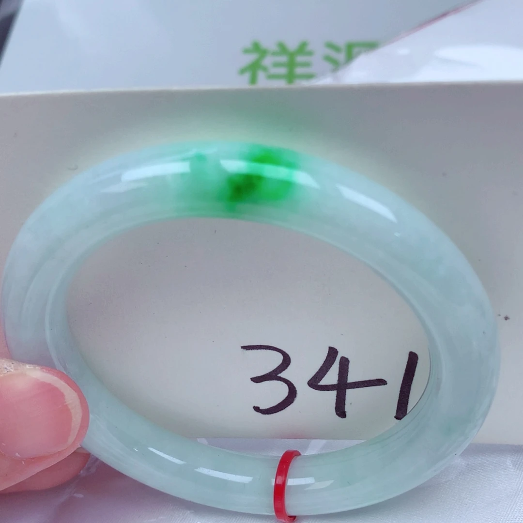 翡翠手镯未镶嵌翡翠