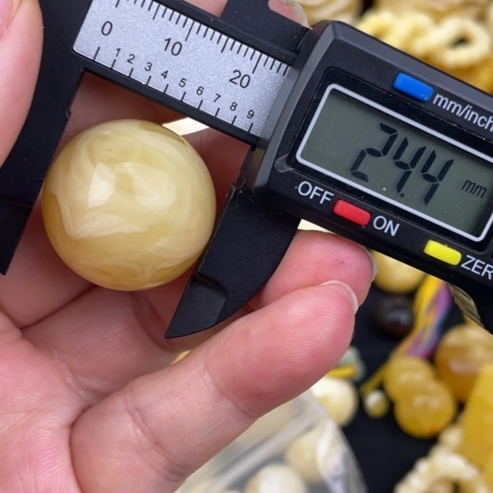 蜜蜡未镶嵌裸石389