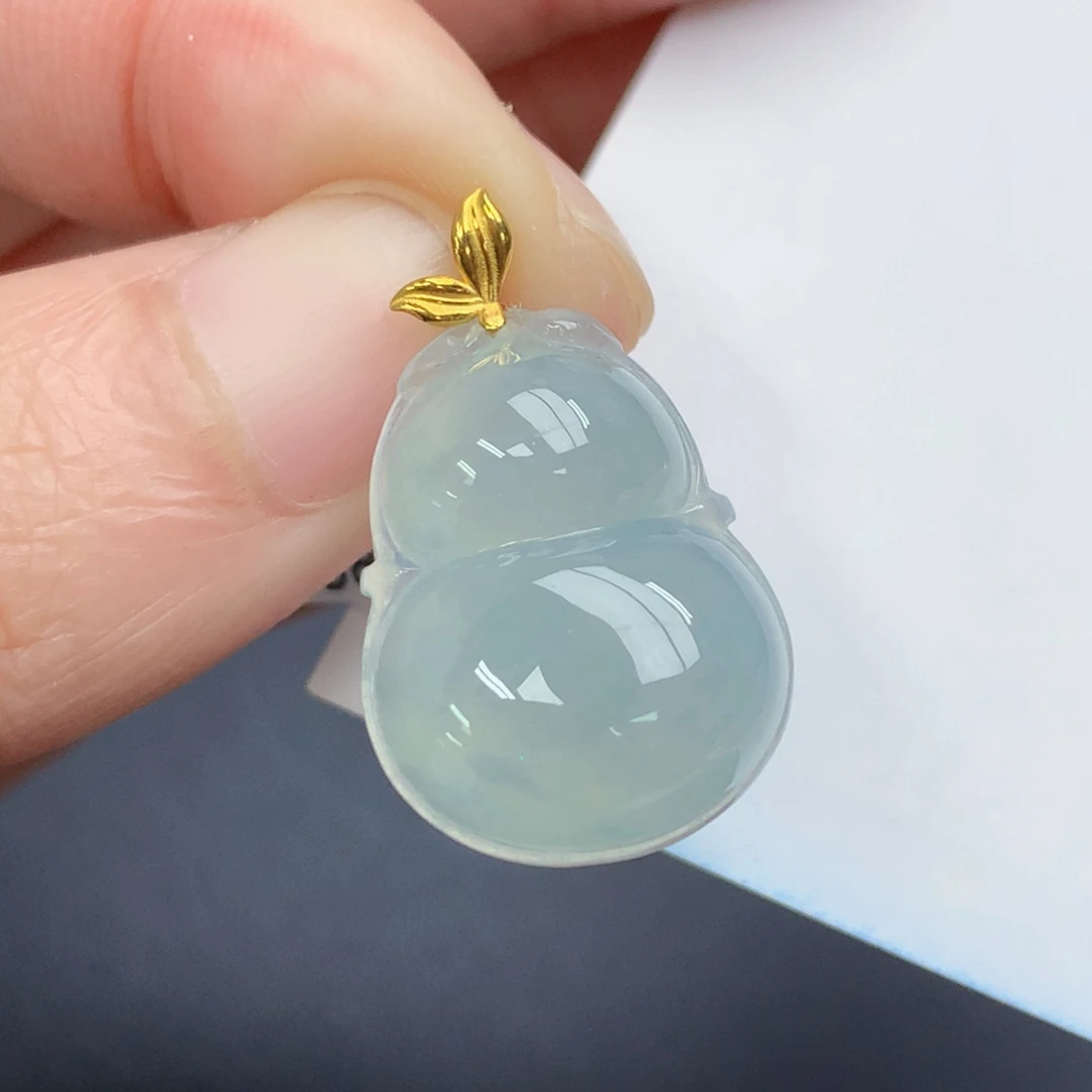 颈饰18K金镶嵌翡翠