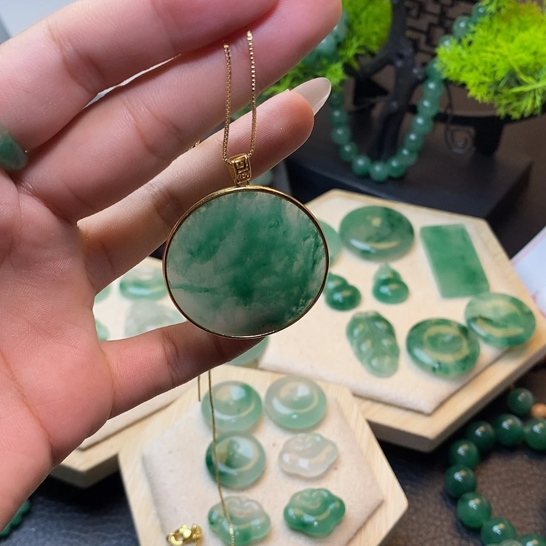 石英岩玉合金颈饰