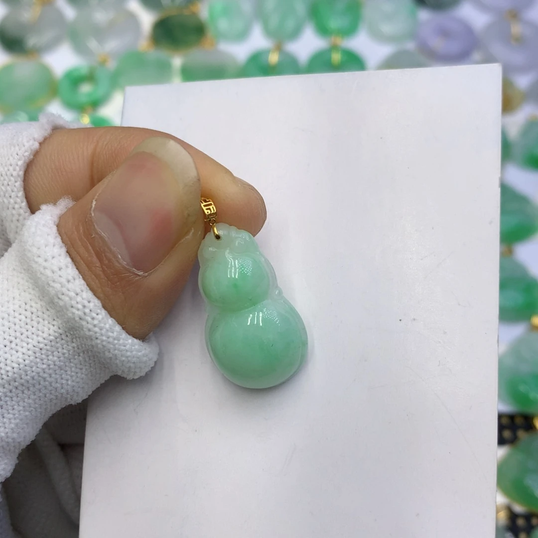 翡翠颈饰18K金镶嵌翡翠