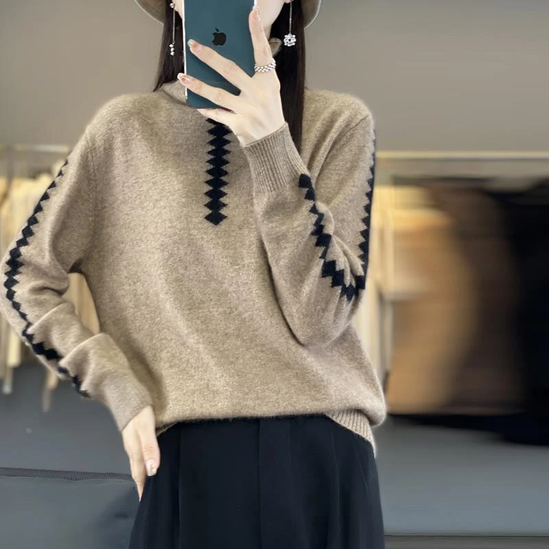杜拉妮秋冬新款堆堆领毛绒衫女宽松针织绒毛打底衫设计感拼色提花