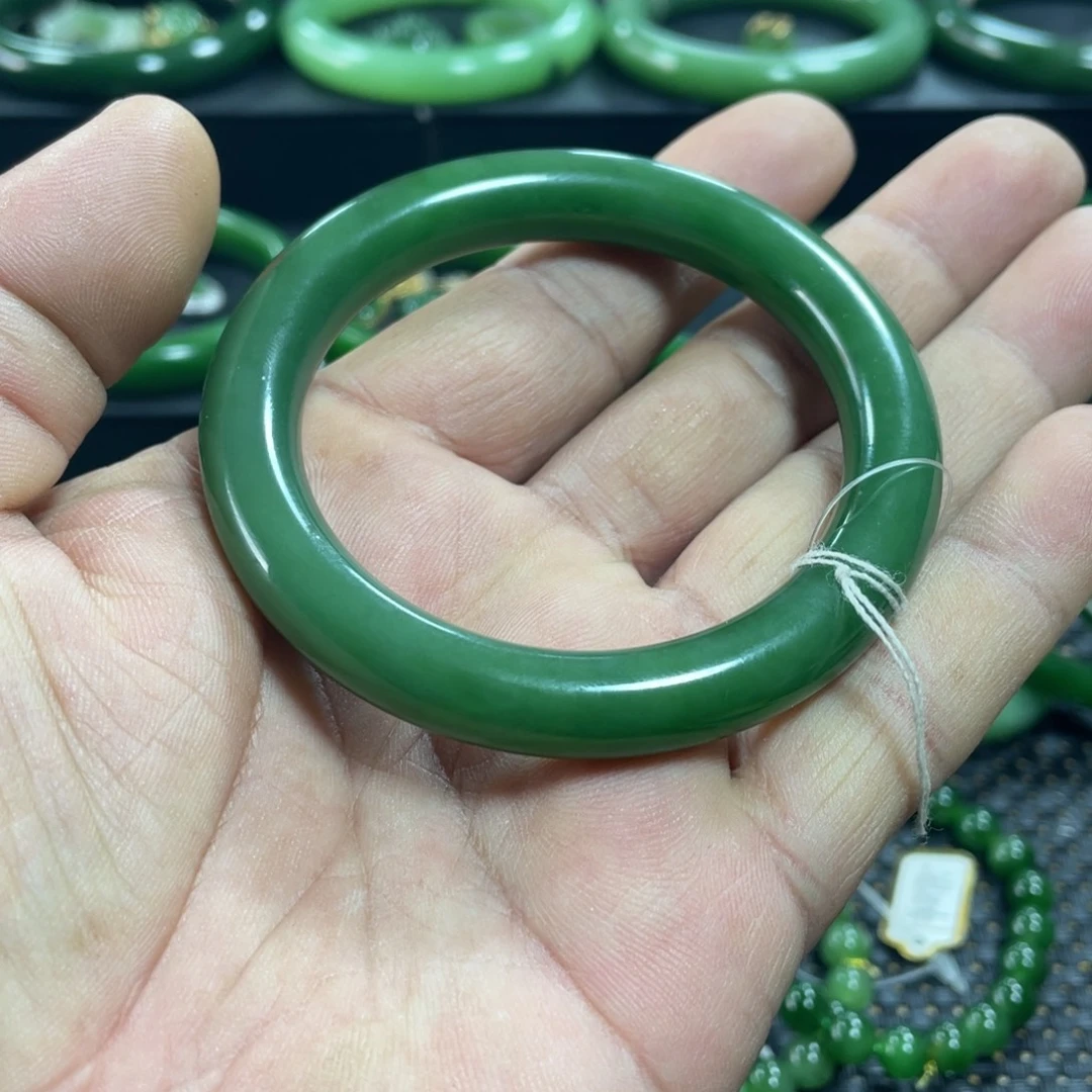 和田玉（碧玉）未镶嵌手镯