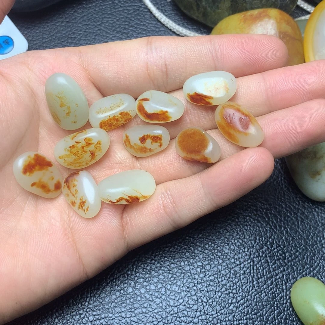 用***9和田玉未镶嵌挂件