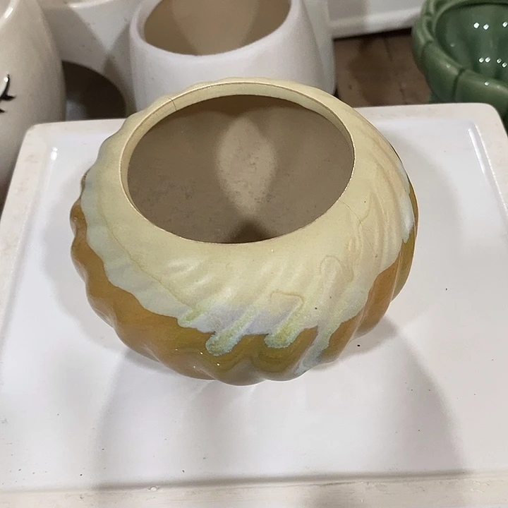 摆件陶盆有孔 瑕疵介意勿拍