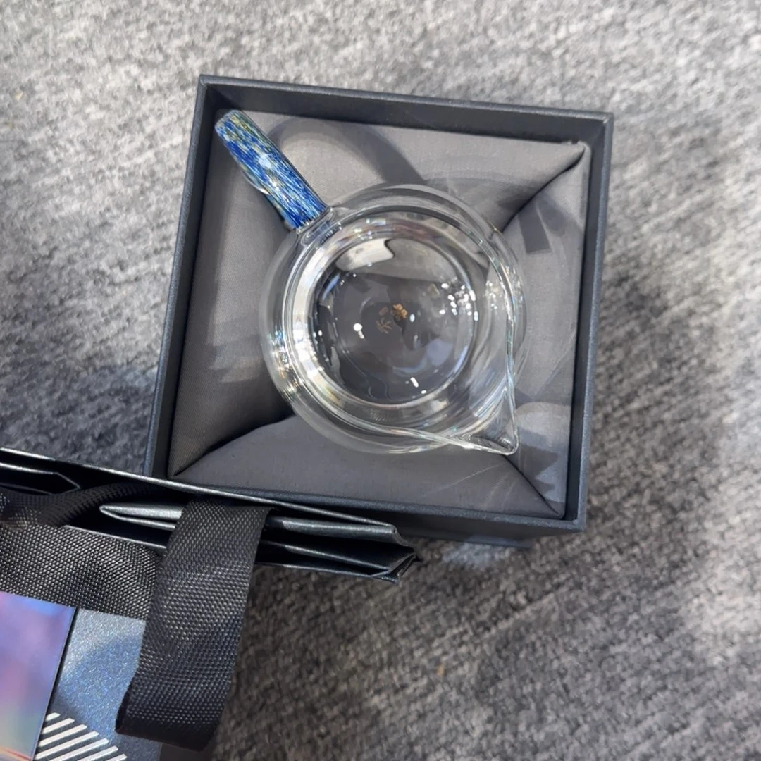 贾***。禾器澄然公道杯星月夜
