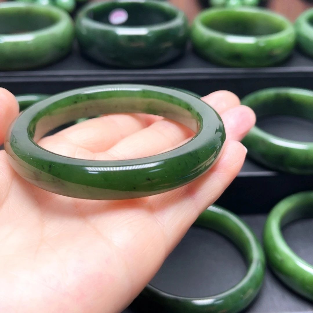 和田玉（碧玉）未镶嵌手镯