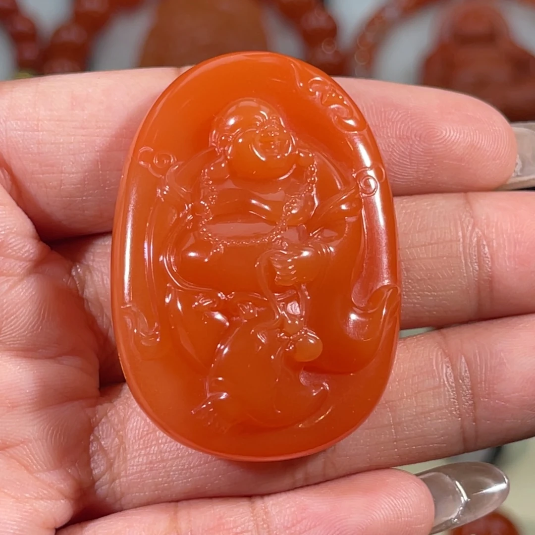 南红玛瑙未镶嵌滴水洞福在眼前44.6*31.3*14.2mm