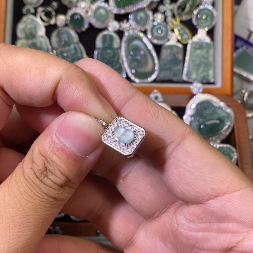 【闪购商品】翡翠未镶嵌颈饰天然