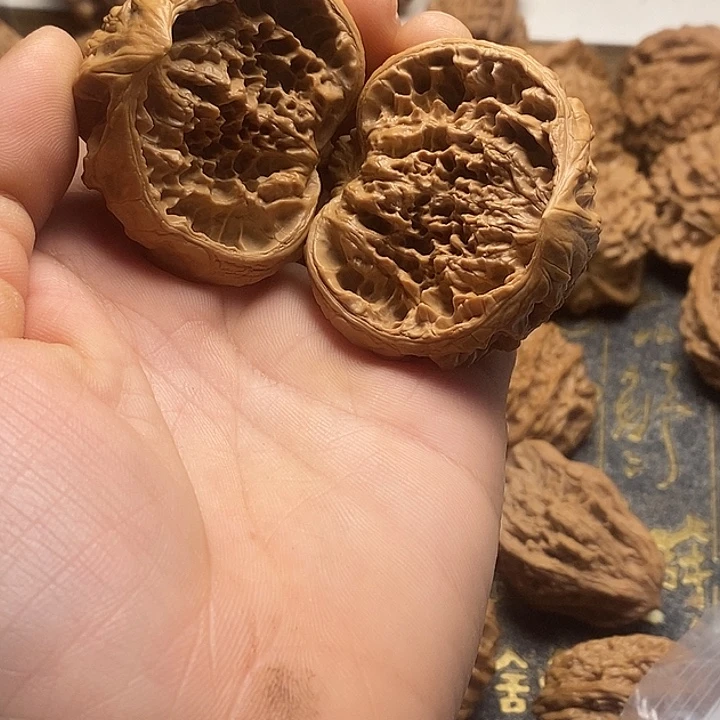 宇***熊桃核吊坠聚宝盆蛇头