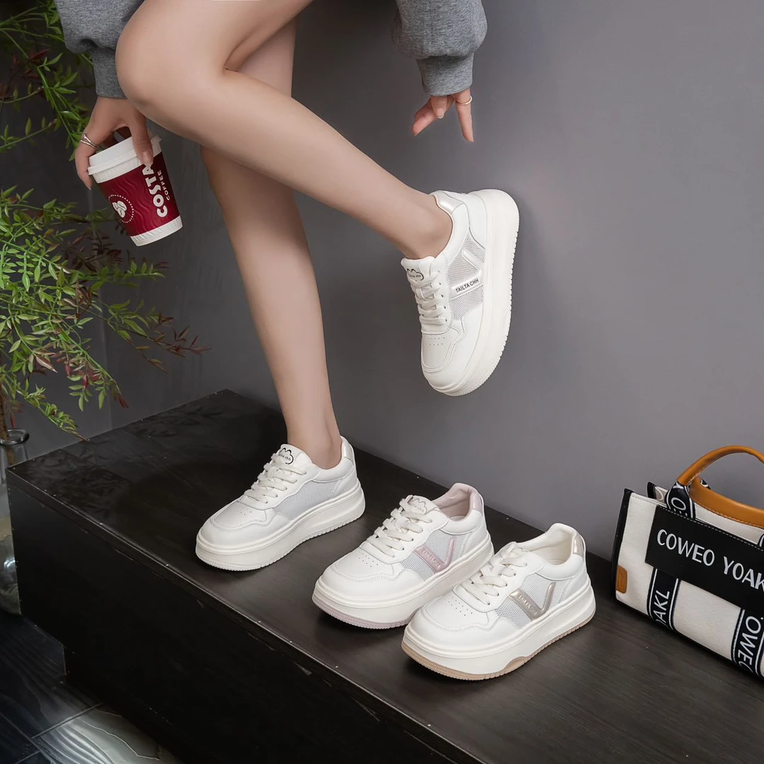 大码女鞋40-43码2025夏季新品时尚百搭洋气减龄真皮透网休闲白鞋