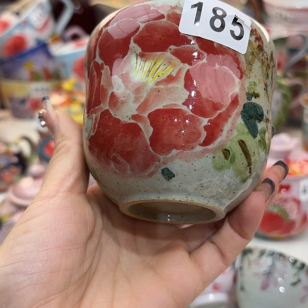 瓷片在这条街上你看到他是