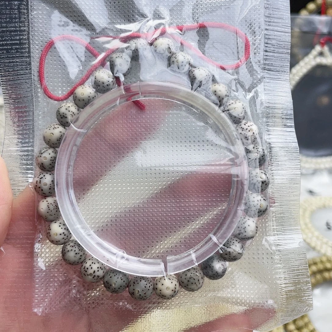 卡8圆珠手持原生态石玉料