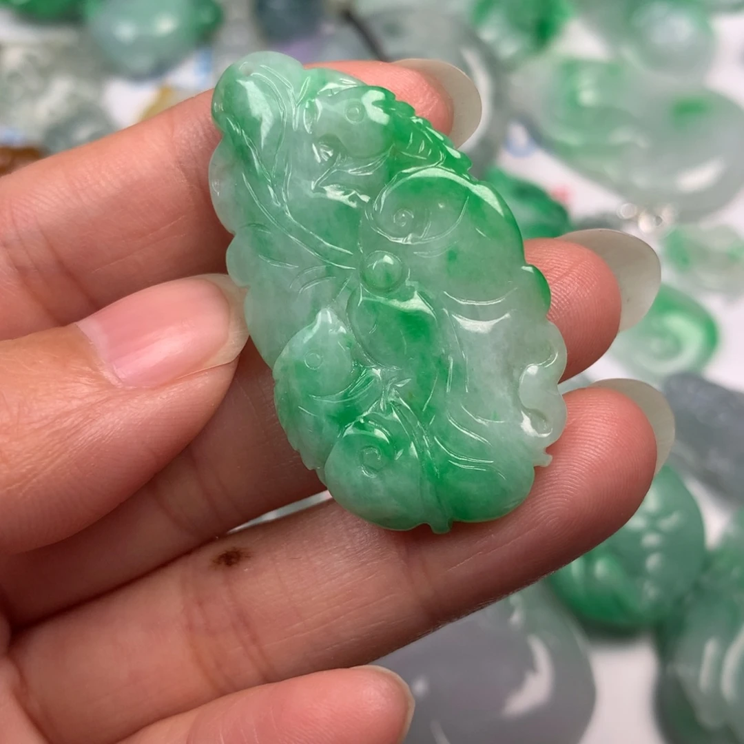 翡翠未镶嵌颈饰翡翠