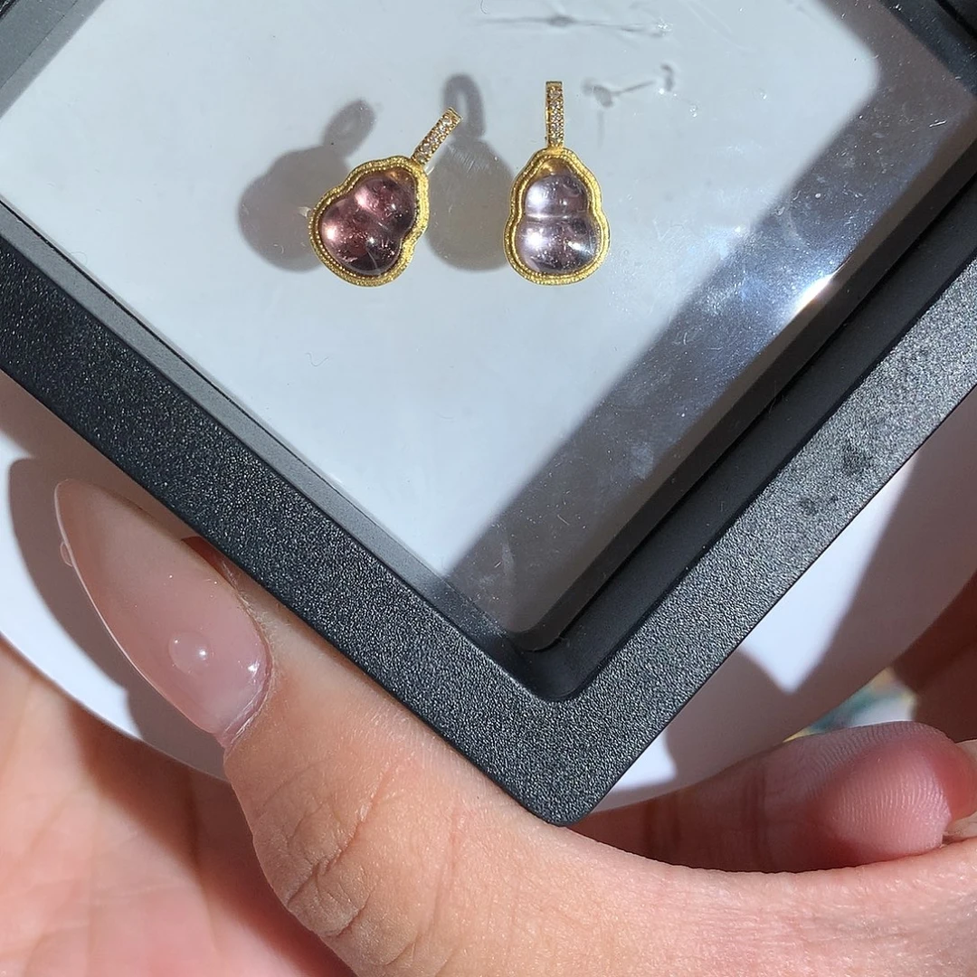 配件饰品18K金镶嵌碧玺多样性发其一