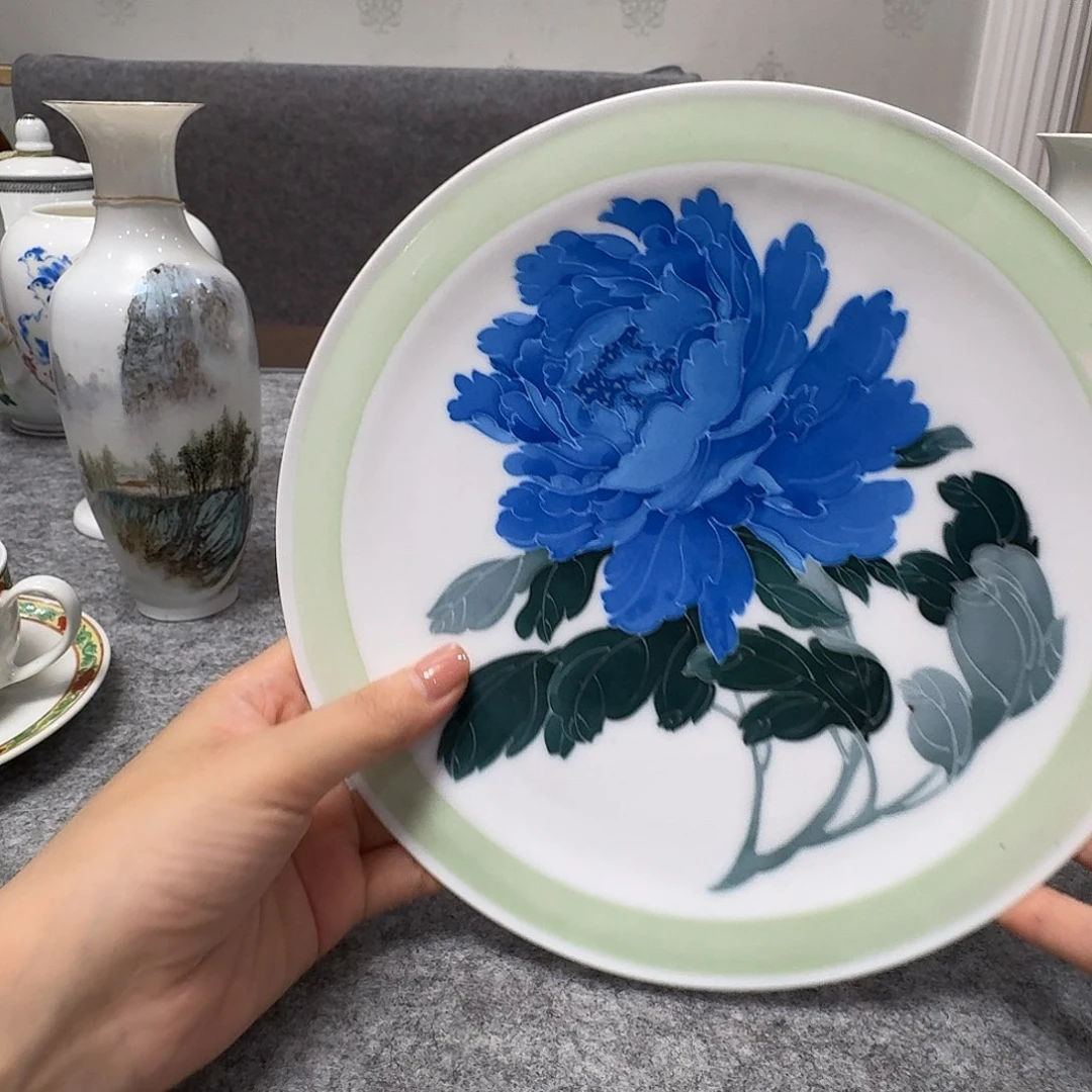 摆件景德镇陶瓷盘一件。。
