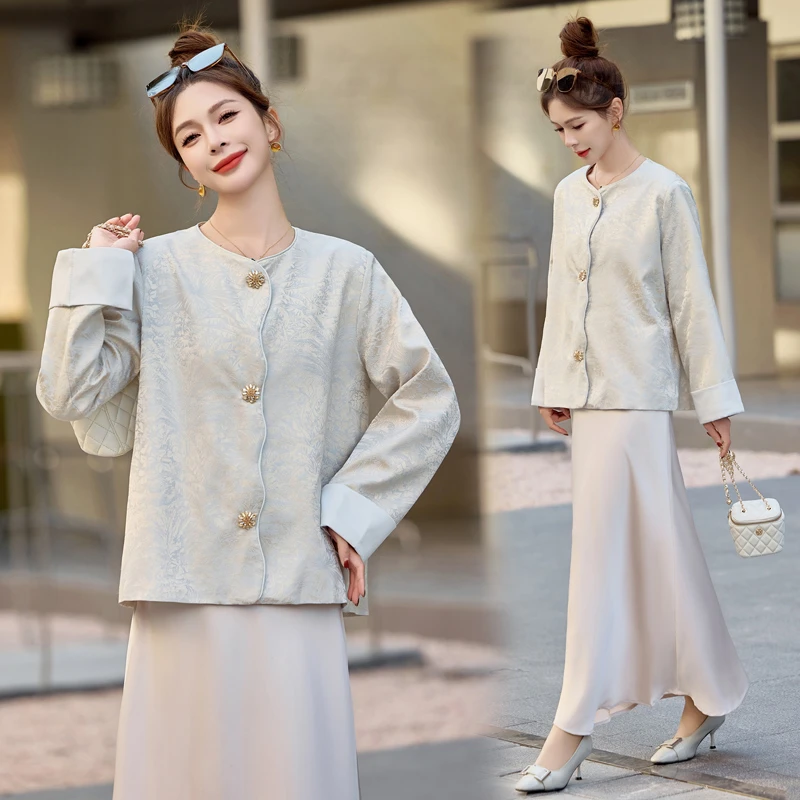 新中式2025新款春秋装时尚印花波浪门襟百搭方形钉珠扣子短外套