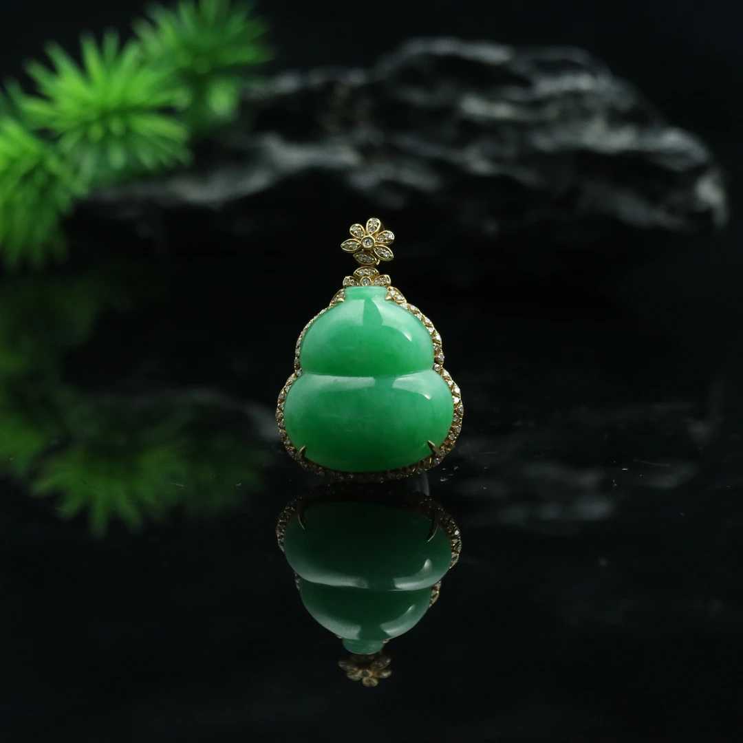 22天然缅甸翡翠A货18k葫芦/300025/上海嘉禾拍卖