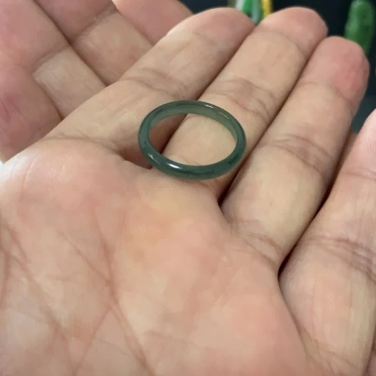 西***哚翡翠未镶嵌戒圈内径18.3