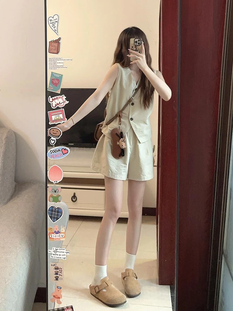设计感无袖掐腰V领背心女夏季新款2025高腰阔腿短裤两件搭配套装