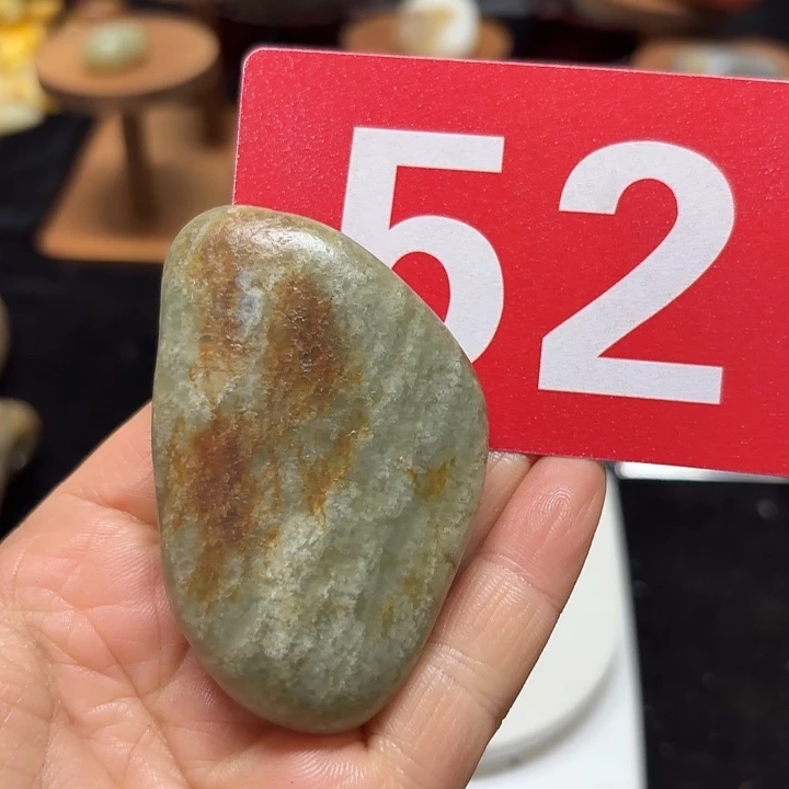 和田玉未镶嵌把件