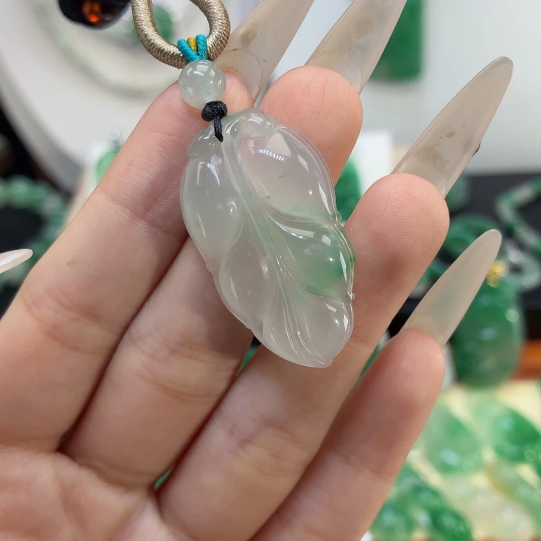 石英质玉（非洲翠）未镶嵌颈饰AB