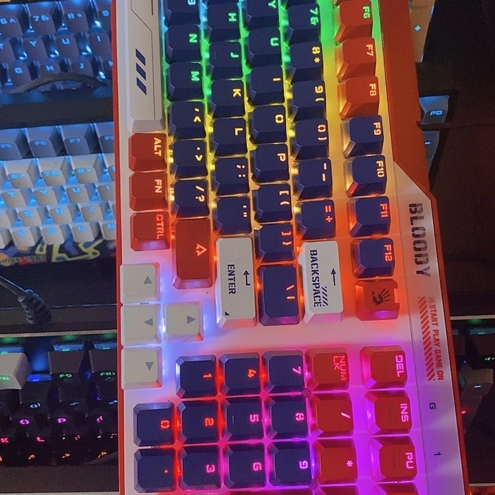 用***89新网吧同款有线游戏机械键盘
