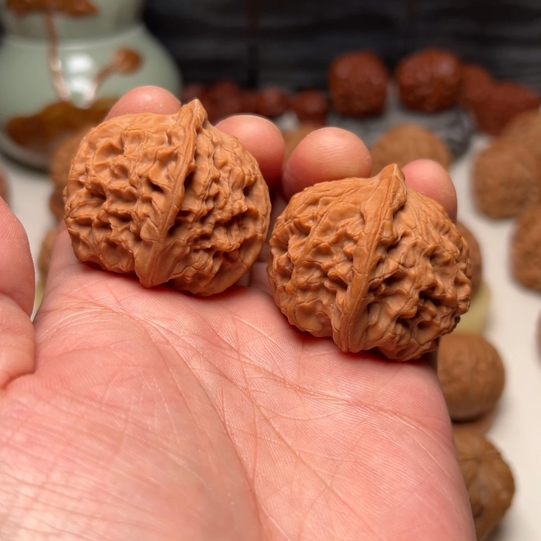 文玩核桃把件迎新价43玉枕