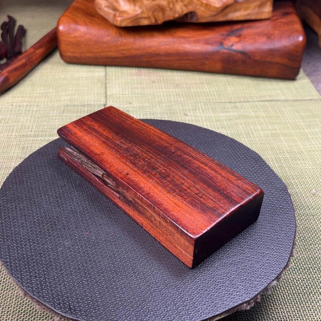 大果紫檀（缅甸花梨）奔**人