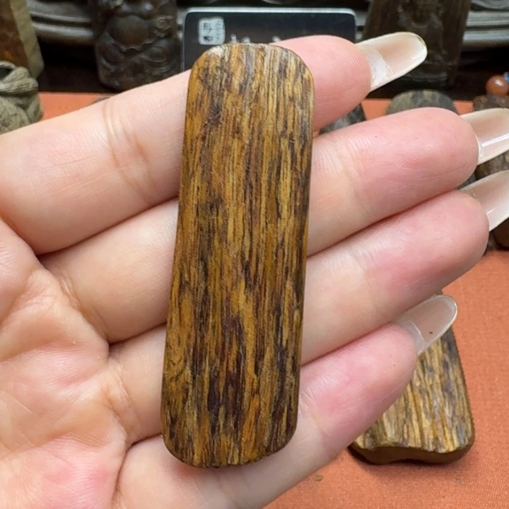 大叶紫檀（黑酸枝木类）