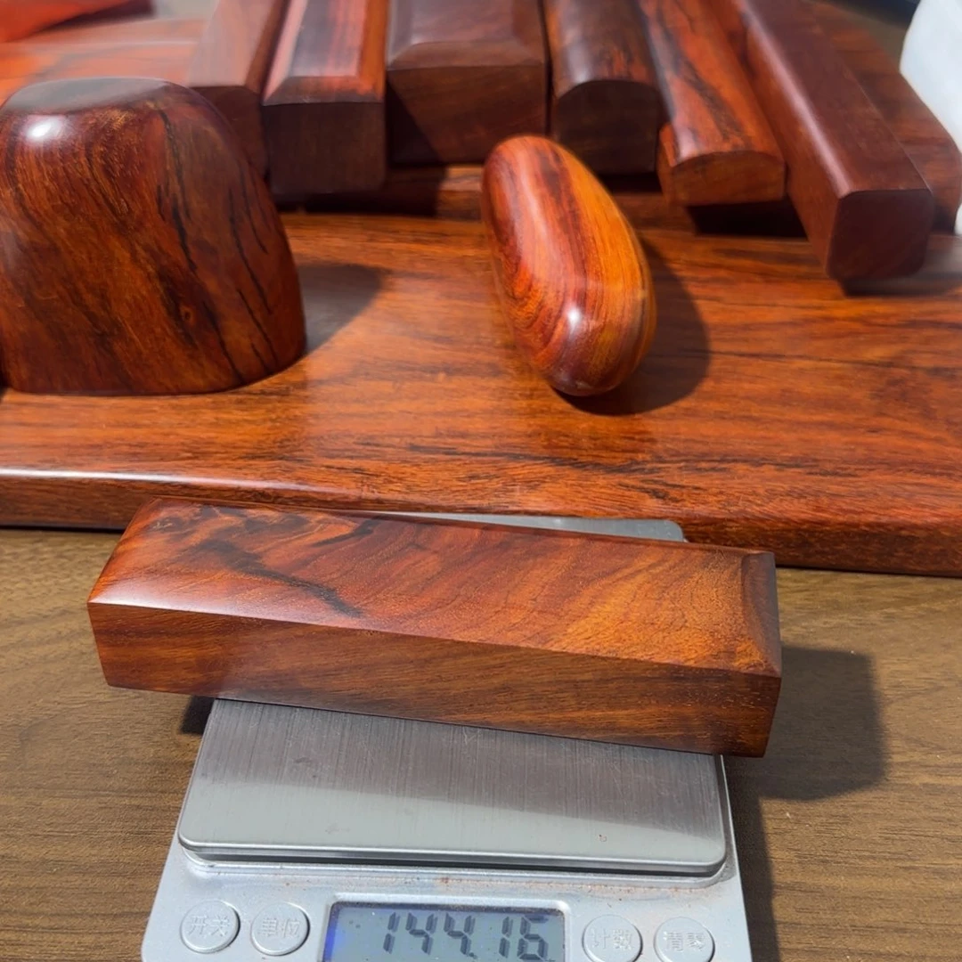 超***流木印度小叶紫檀手把件