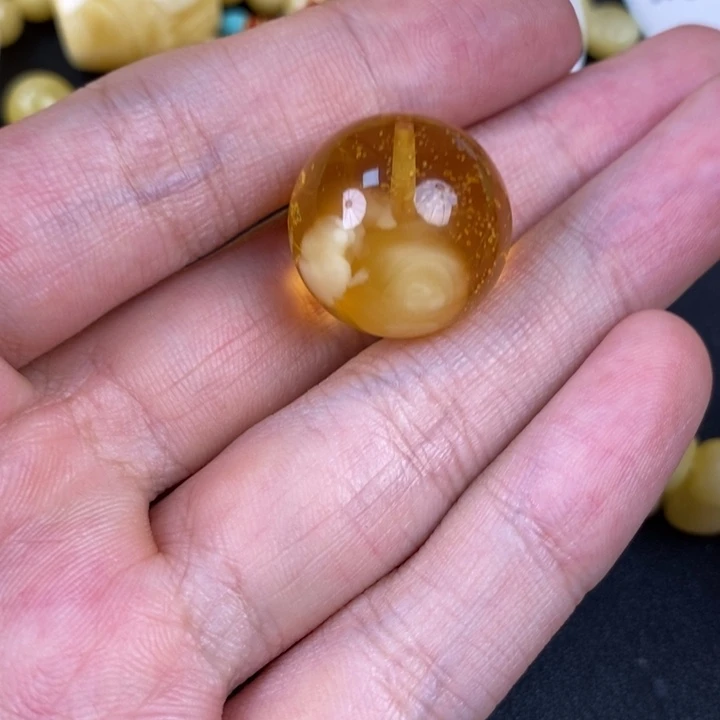 未镶嵌琥珀裸石黄阶金沙19