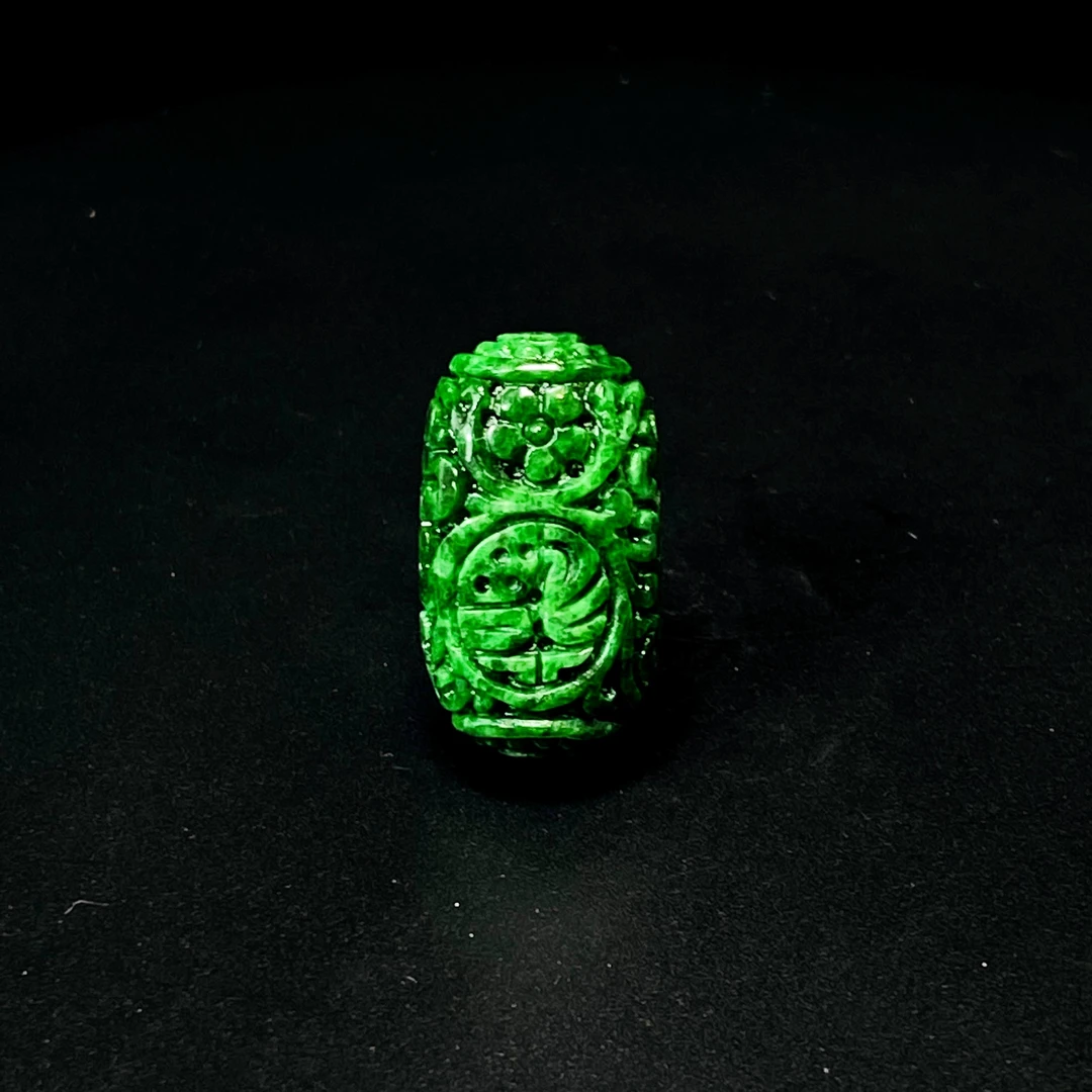 RX11天然缅甸A货翡翠雕花绿桶珠/088954/北京中保拍卖