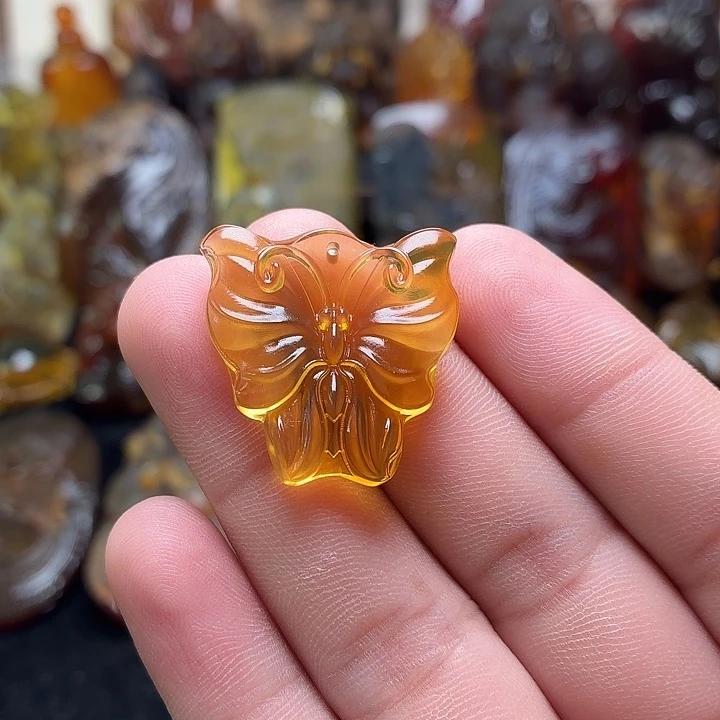 琥珀未镶嵌颈饰41