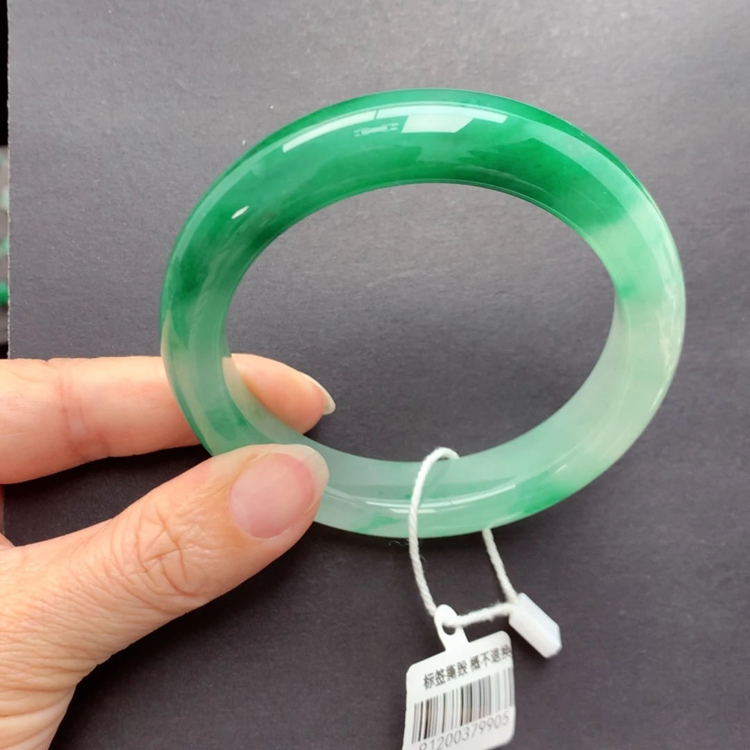 未镶嵌手镯石英质玉