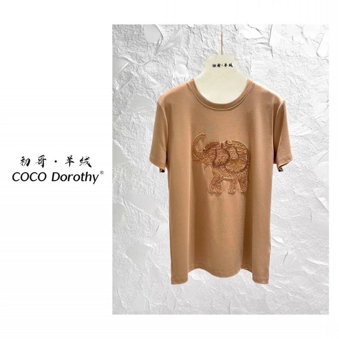 【初哥 · COCO Dorothy】手工绣花大象百搭减龄圆领短袖T恤-980
