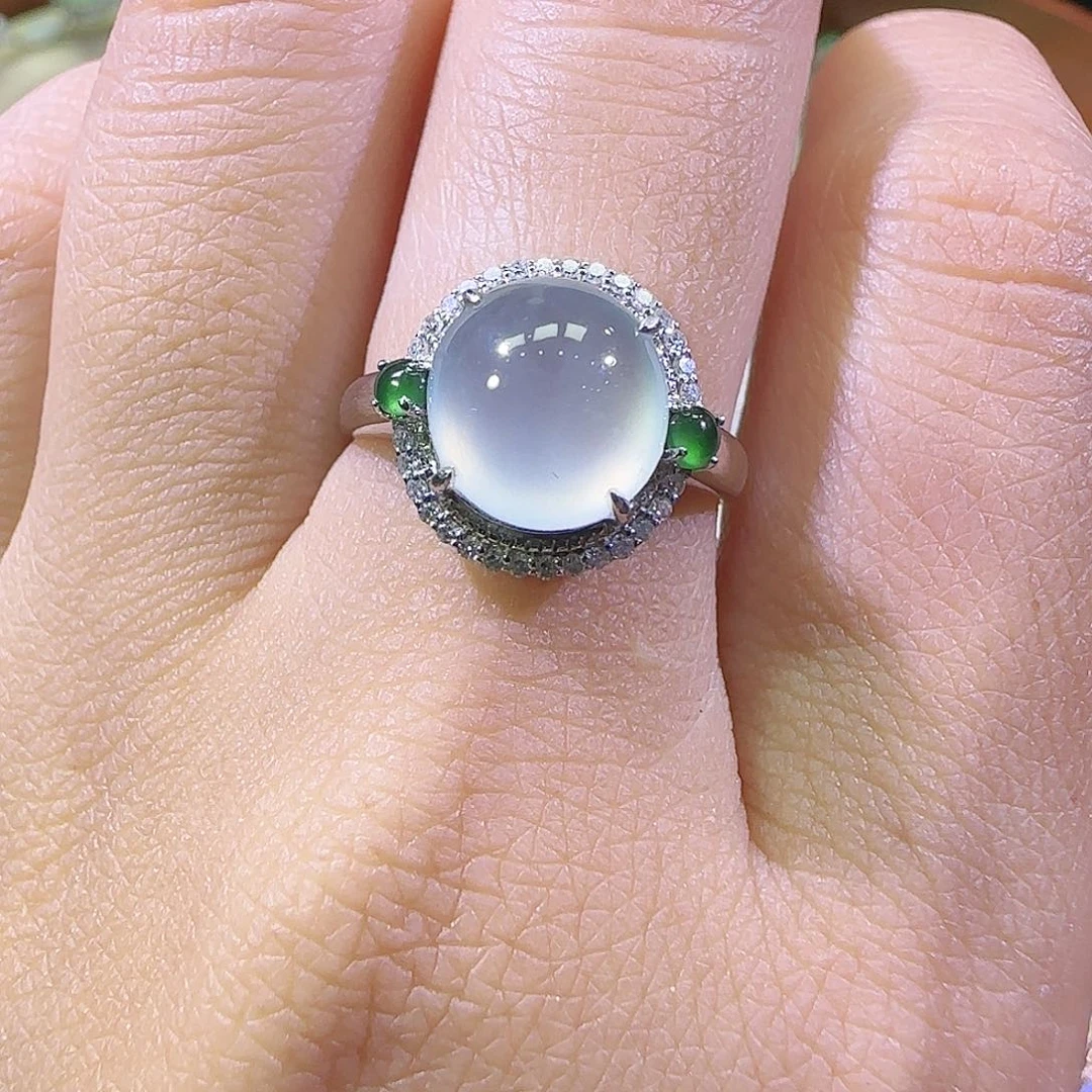 翡翠戒指18K金镶嵌翡翠戒指