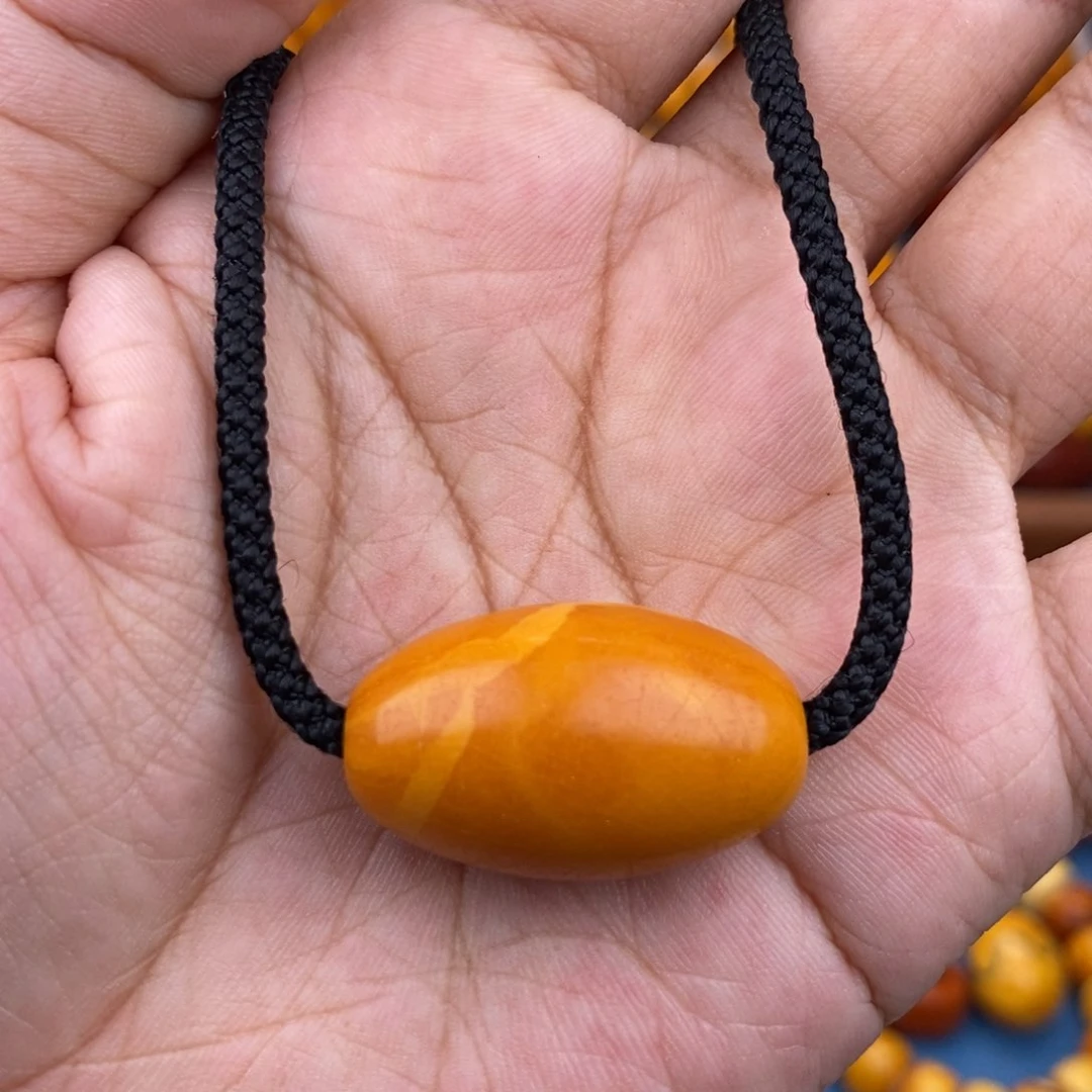 未镶嵌琥珀珠宝奇石