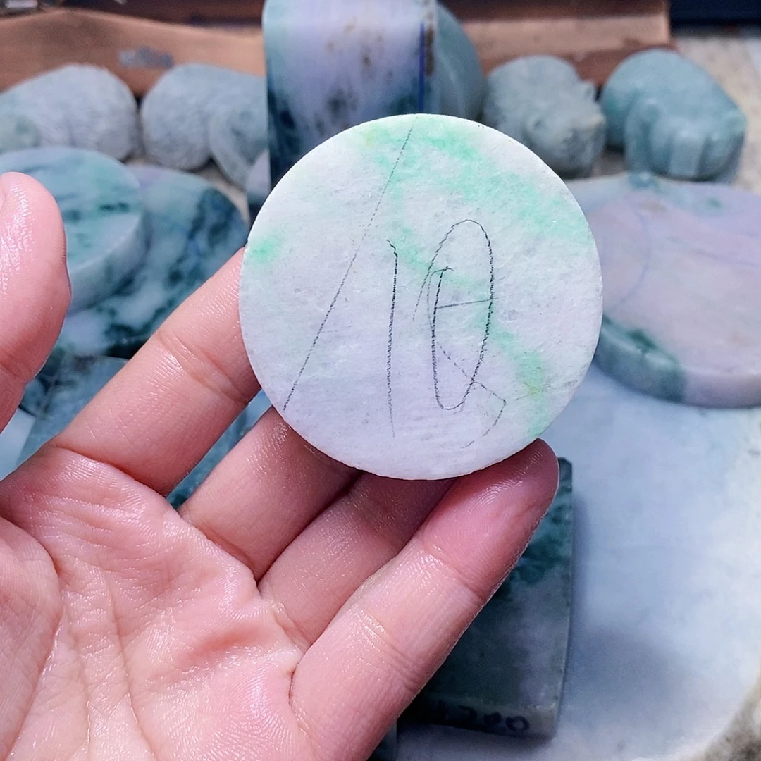 翡翠未镶嵌颈饰588