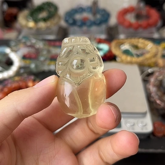 水晶摆件未镶嵌矿坑