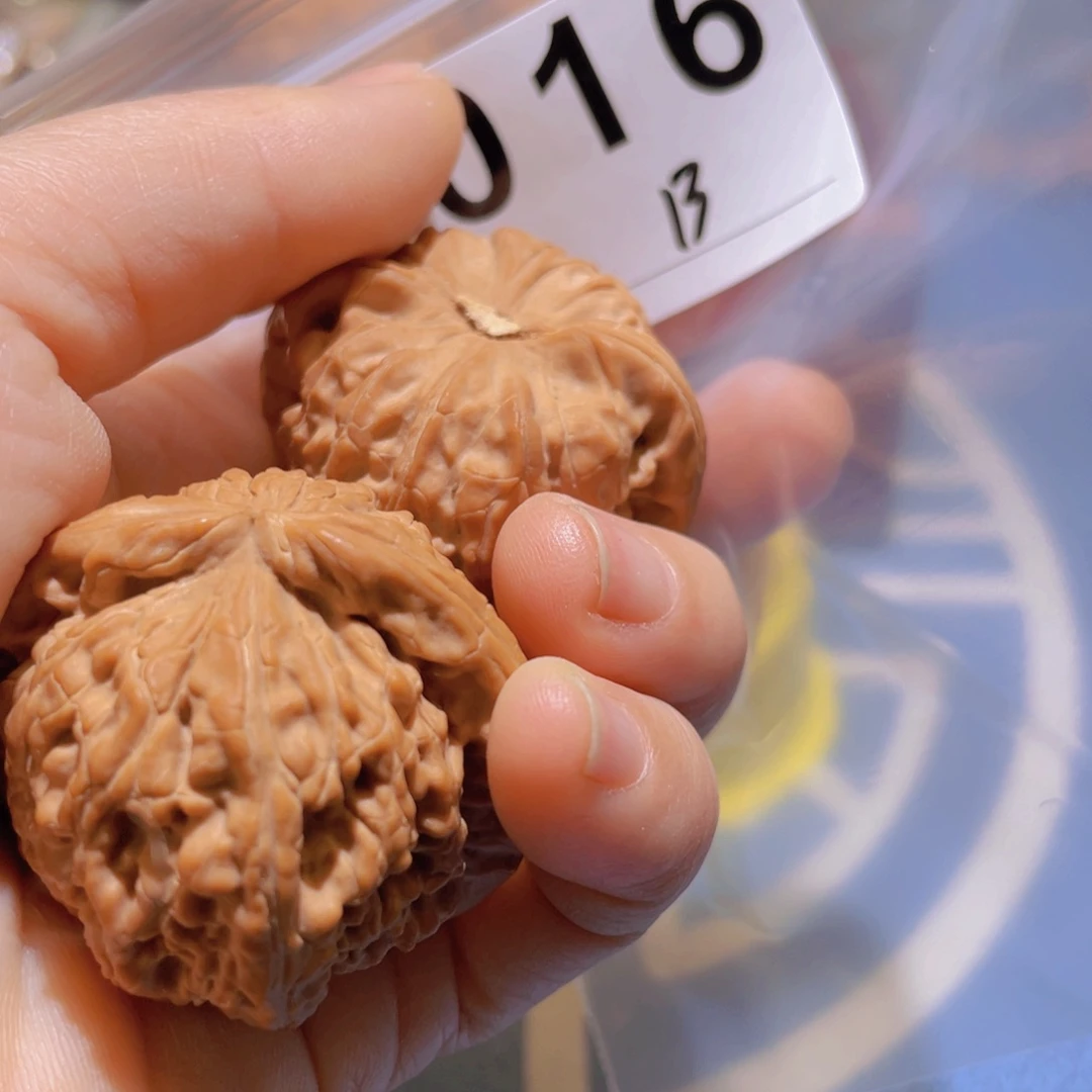 文玩核桃吊坠你**子白狮子