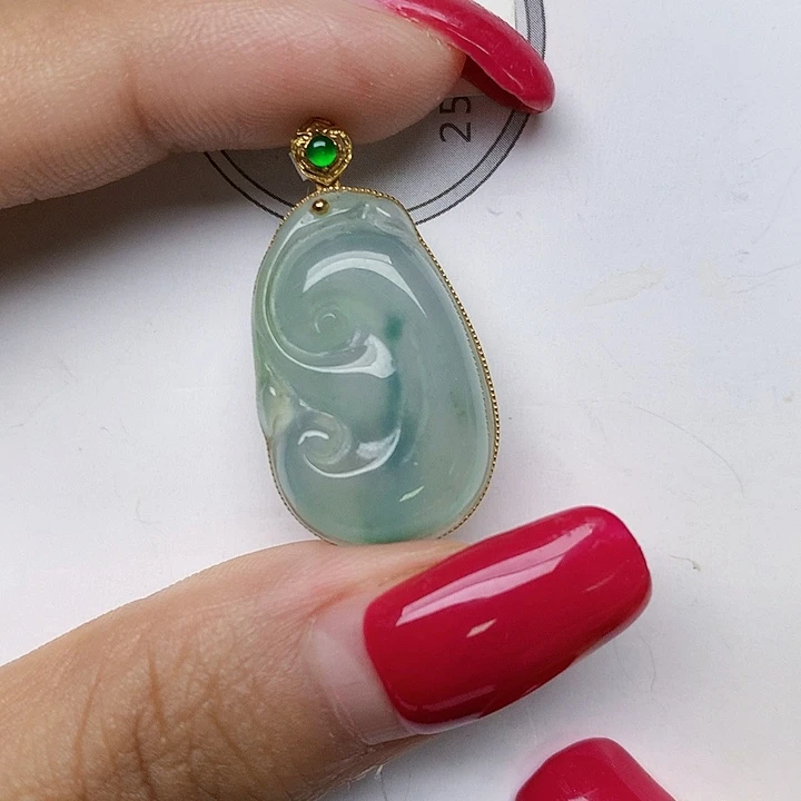 颈饰18K金镶嵌翡翠天然翡翠